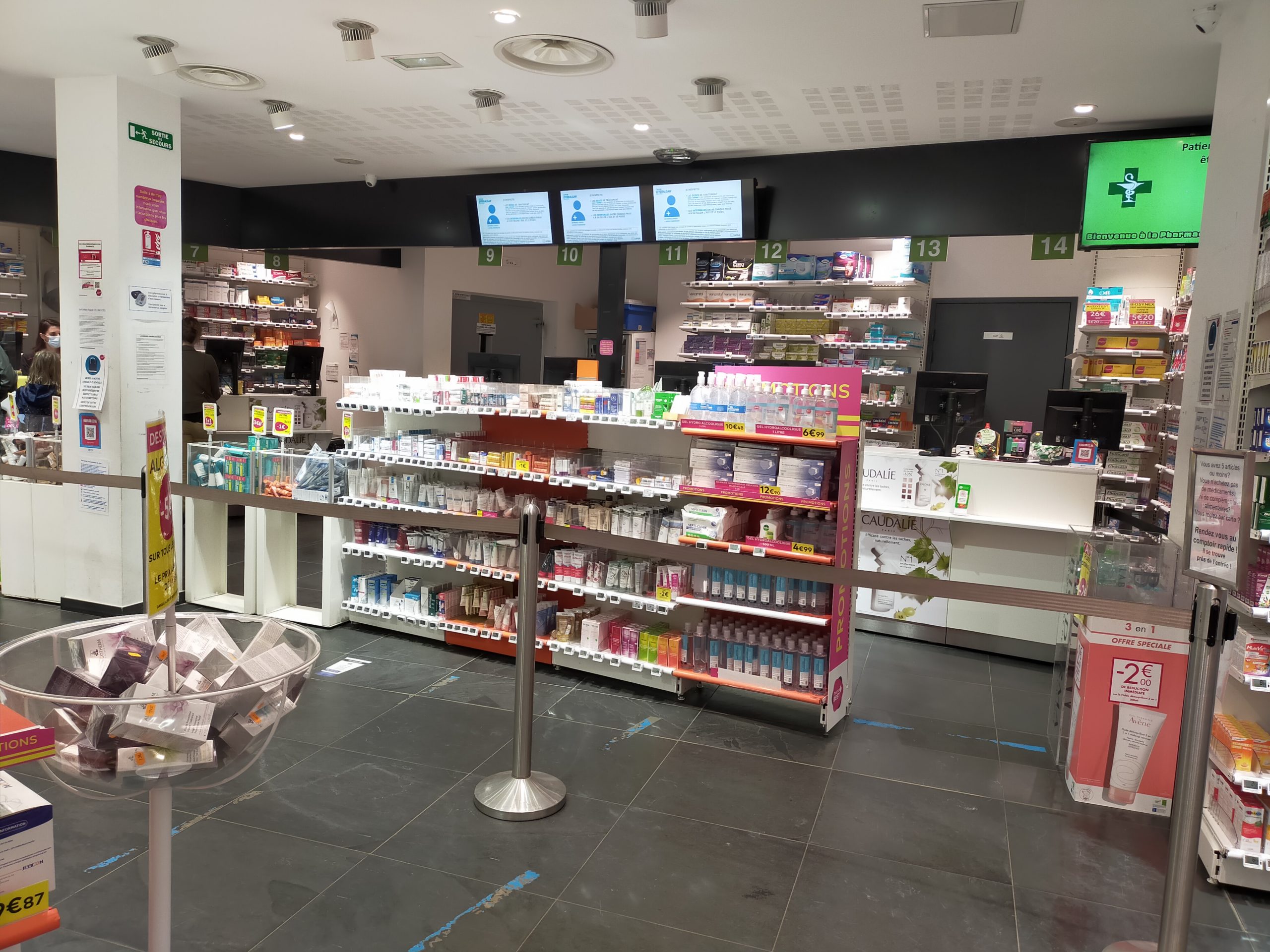 Interieur pharmacie de la deesse